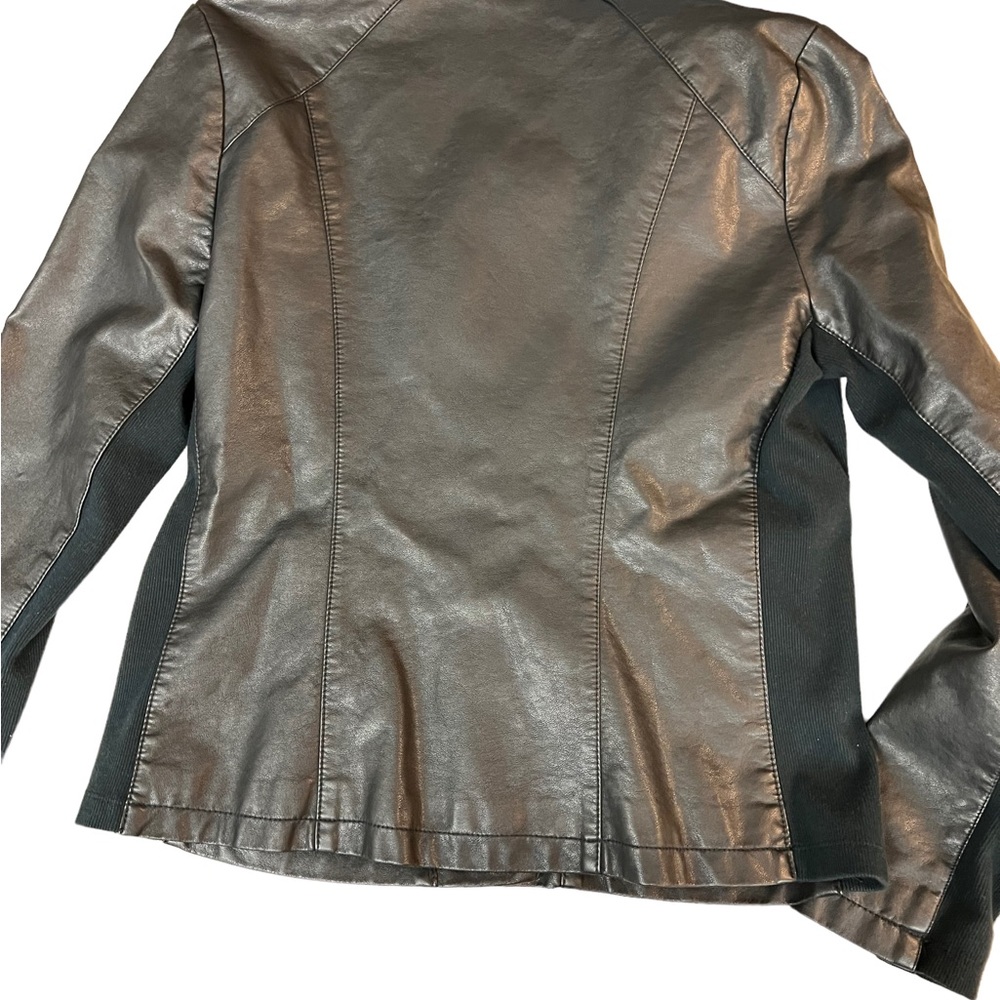 Calvin Klein Black leather Moto Jacket w Gold Zipper/Cuffs/ Pockets & Closure M - Picture 4 of 9